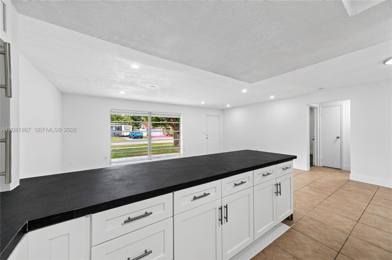 7490 NW 23rd St , Sunrise, FL 33313 Photo