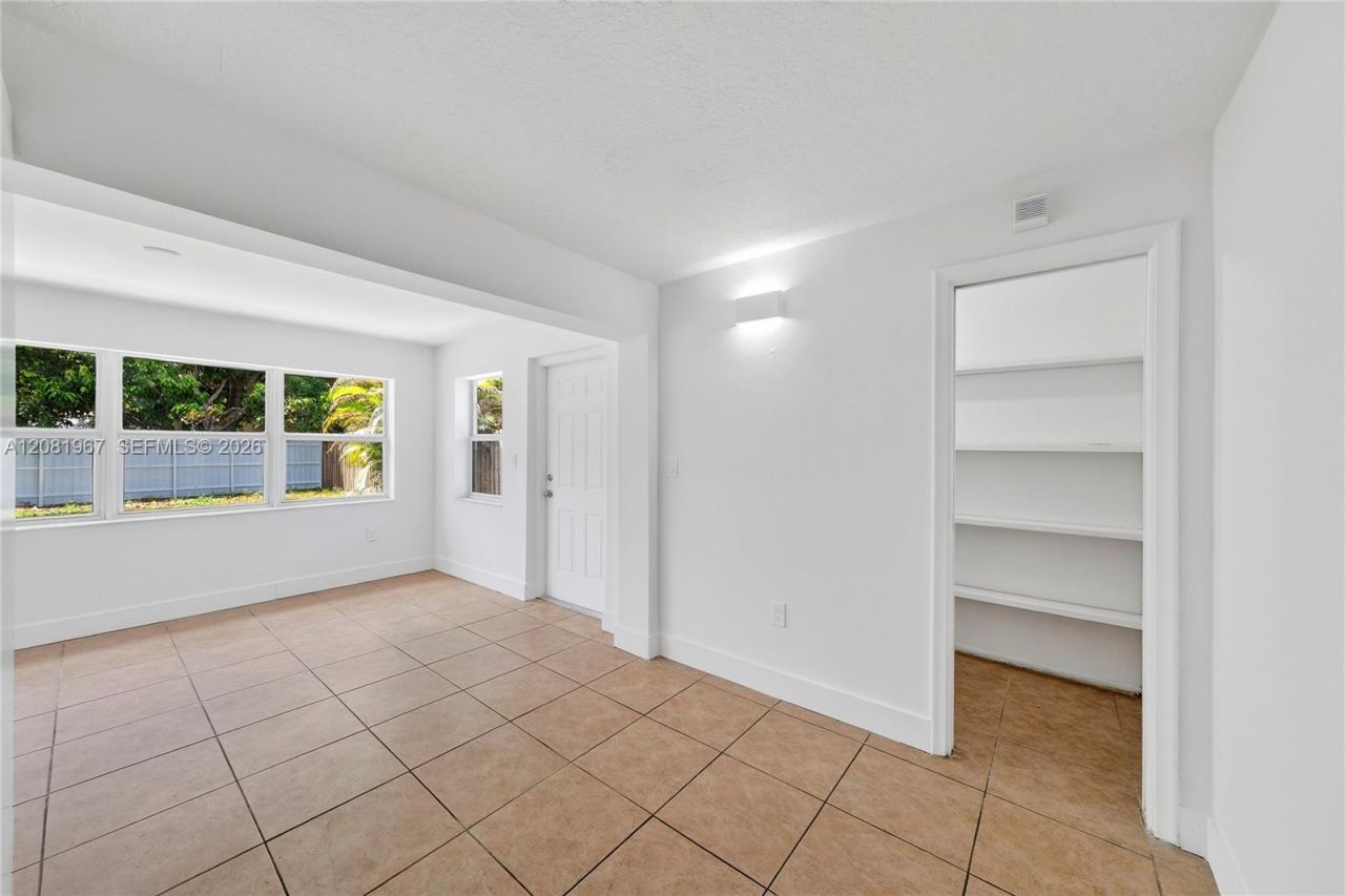 7490 NW 23rd St , Sunrise, FL 33313 Photo
