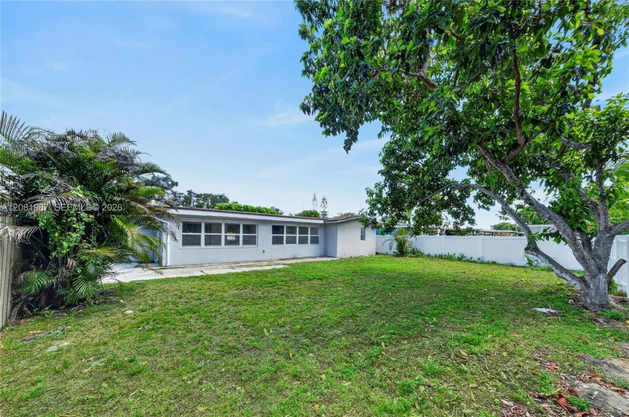 7490 NW 23rd St , Sunrise, FL 33313 Photo