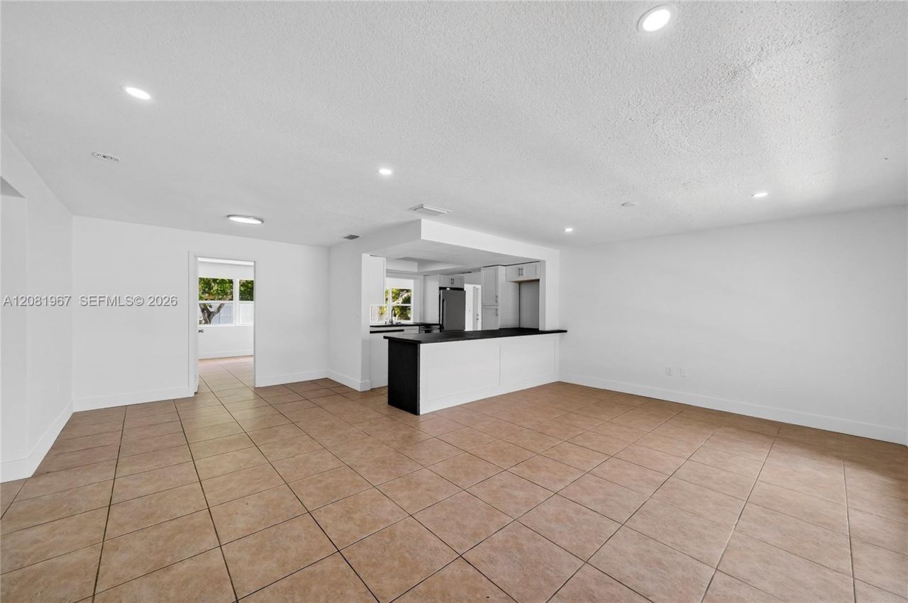 7490 NW 23rd St , Sunrise, FL 33313 Photo