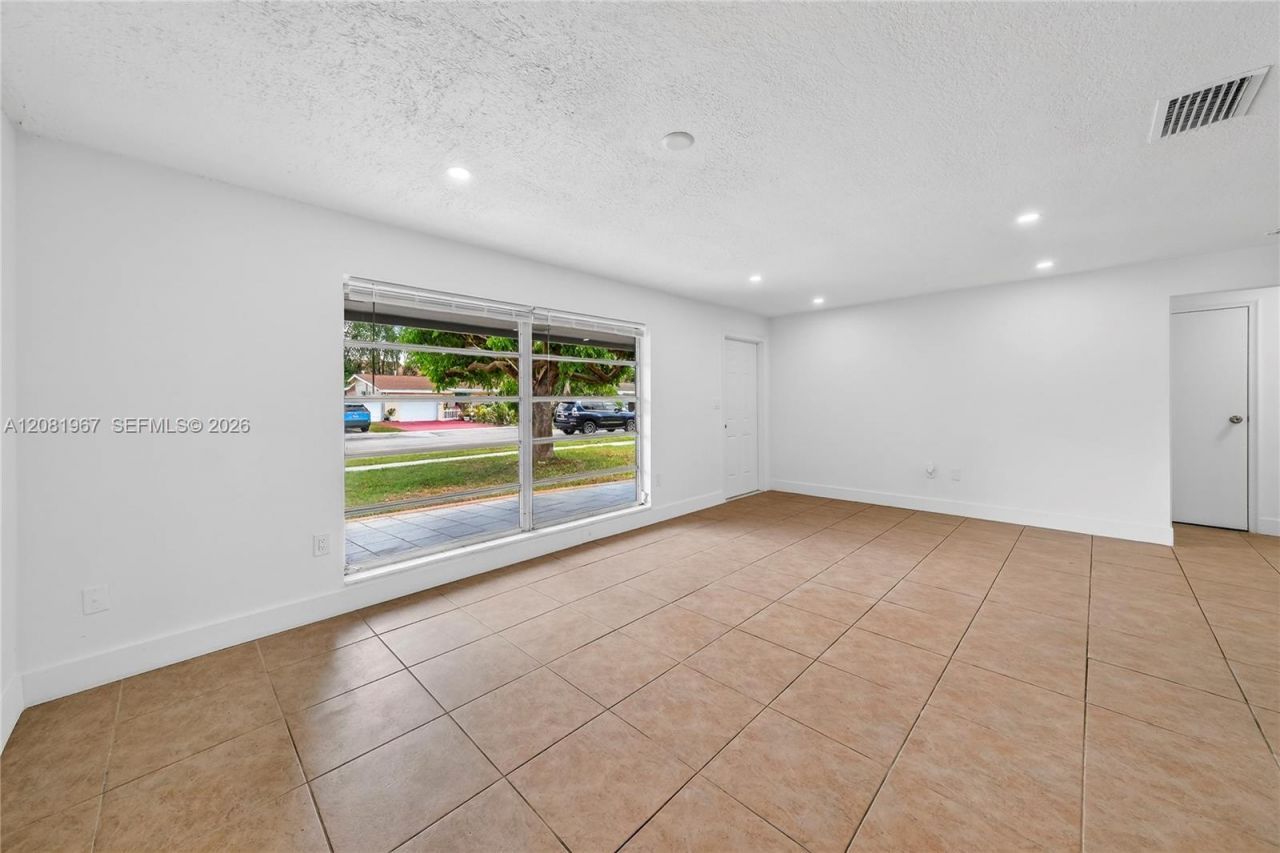 7490 NW 23rd St , Sunrise, FL 33313 Photo