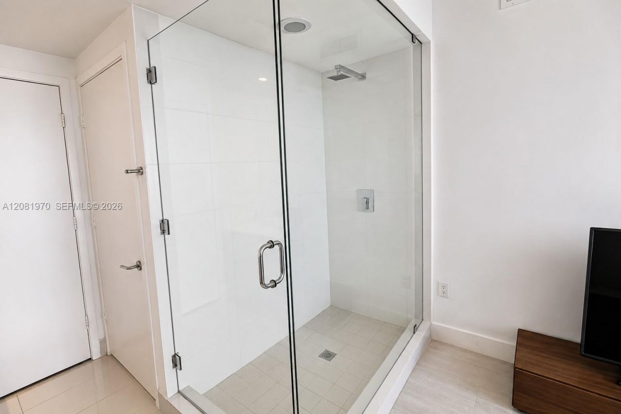 460 NE 28th St , Unit 2806, Miami, FL 33137 Photo