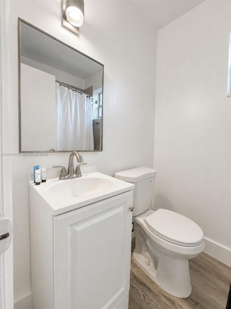 6950 NW 8th Ave , Unit 5, Miami, FL 33150 Photo