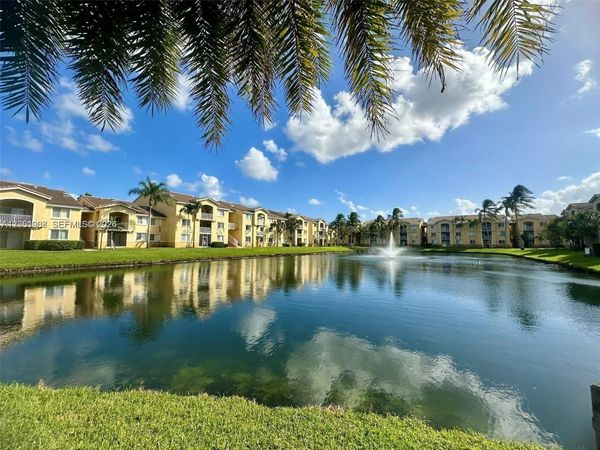 2620 S University Dr, Unit 105, Davie, FL 33328