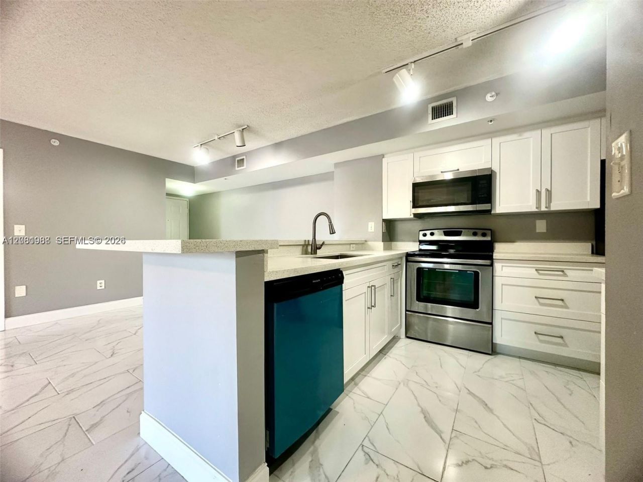 2620 S University Dr, Unit 105, Davie, FL 33328 Photo