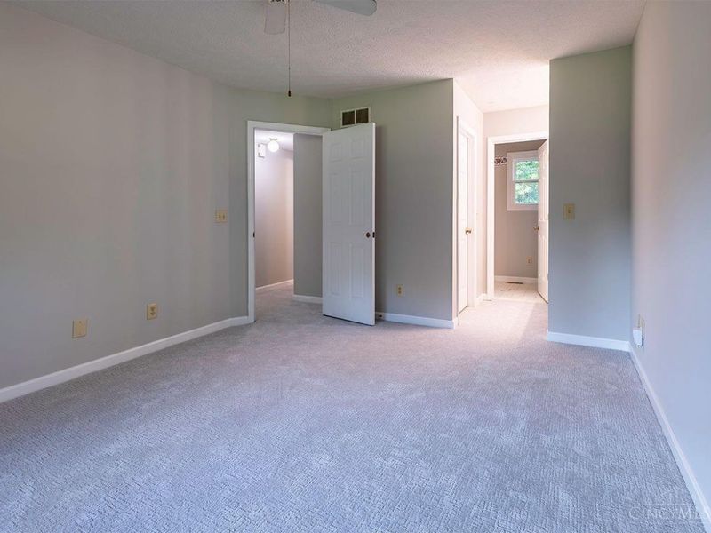 1990 Miles Road, Springfield Township, OH 45231 Photo 12