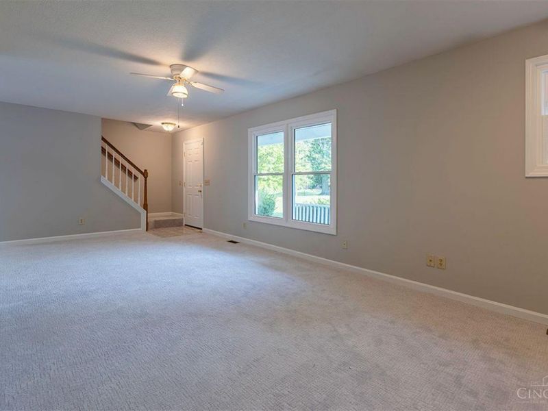 1990 Miles Road, Springfield Township, OH 45231 Photo 5
