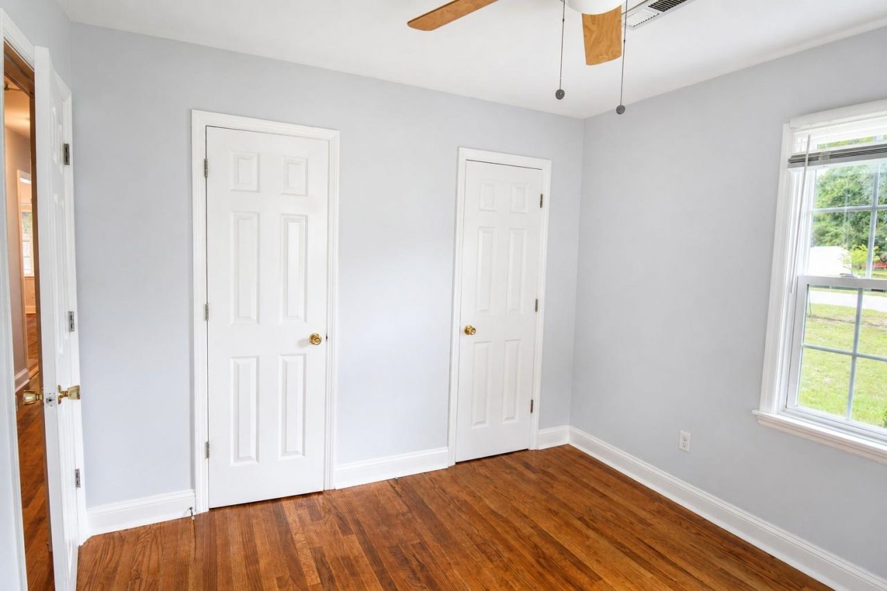 329 Bayview Ave. Photo 13
