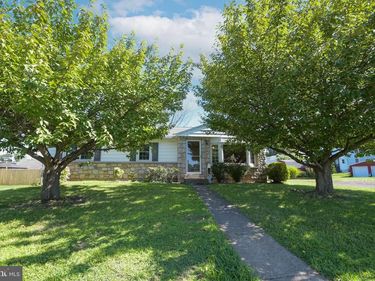 215 SCHOOL LANE, TELFORD, PA 18969