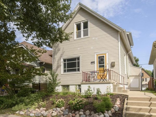 2572 S Howell AVENUE, Milwaukee, WI 53207