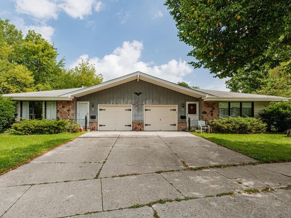 461 N Moreland BOULEVARD, Unit 463, Waukesha, WI 53188