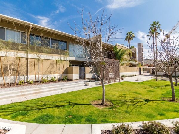 2233 E HIGHLAND Avenue, Unit 138, Phoenix, AZ 85016