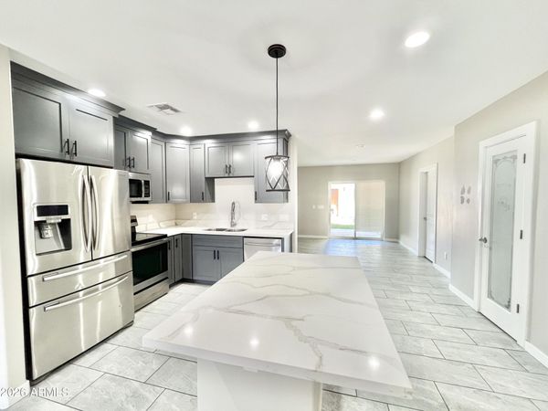 5211 N 8TH Place, Phoenix, AZ 85014