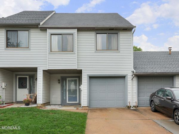 117 Lexington Circle, Matawan, NJ 07747