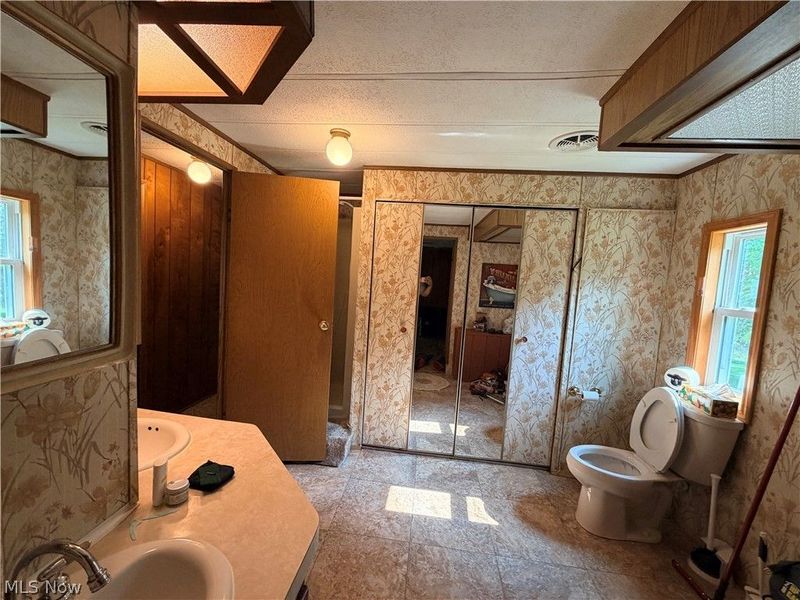 9248 Indian Lake Road, Byesville, OH 43723 Photo 16
