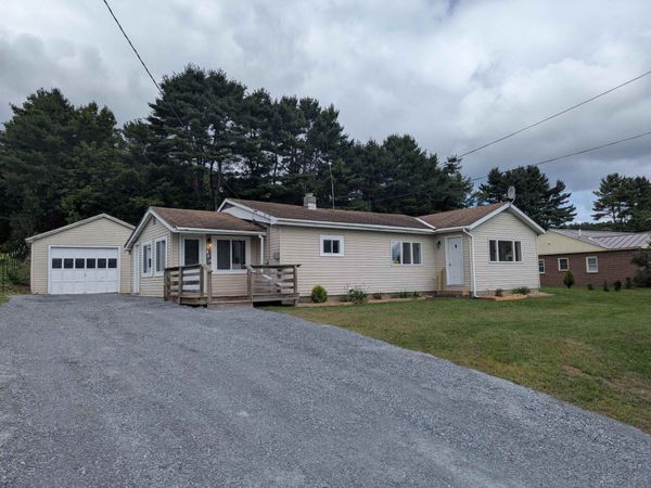 146 High Street, Bradford, VT 05033