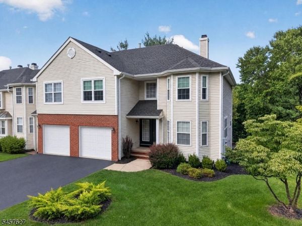 2 Shackamaxon Ter, Clinton, NJ 08801