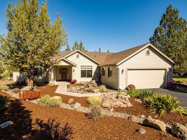 1230 Mourning Dove Court, Redmond, OR 97756
