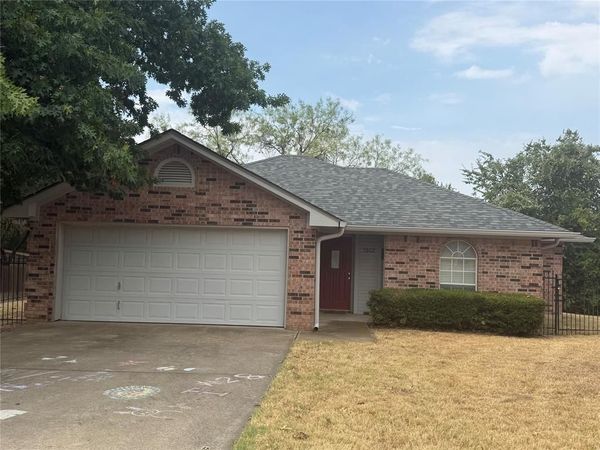 1302 Pamela Drive, Weatherford, TX 76086