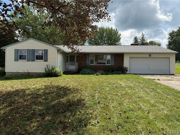 4860 Woodbriar Drive, Syracuse, NY 13215