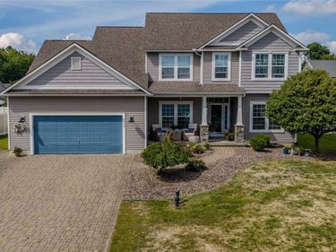 8512 Long Leaf, Liverpool, NY 13090