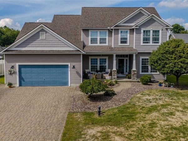 8512 Long Leaf, Liverpool, NY 13090