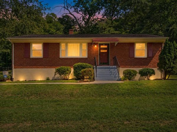 3326 Manassas DR, Roanoke, VA 24018