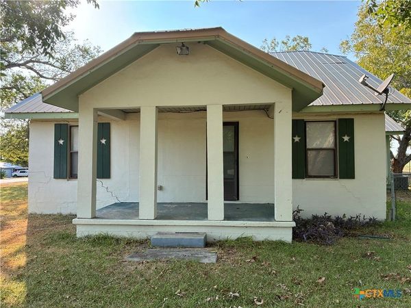 1603 N Avenue J , Shiner, TX 77984