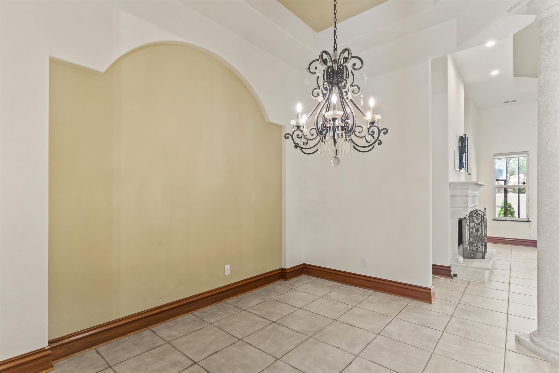 676 Esperia Ln. Photo 14