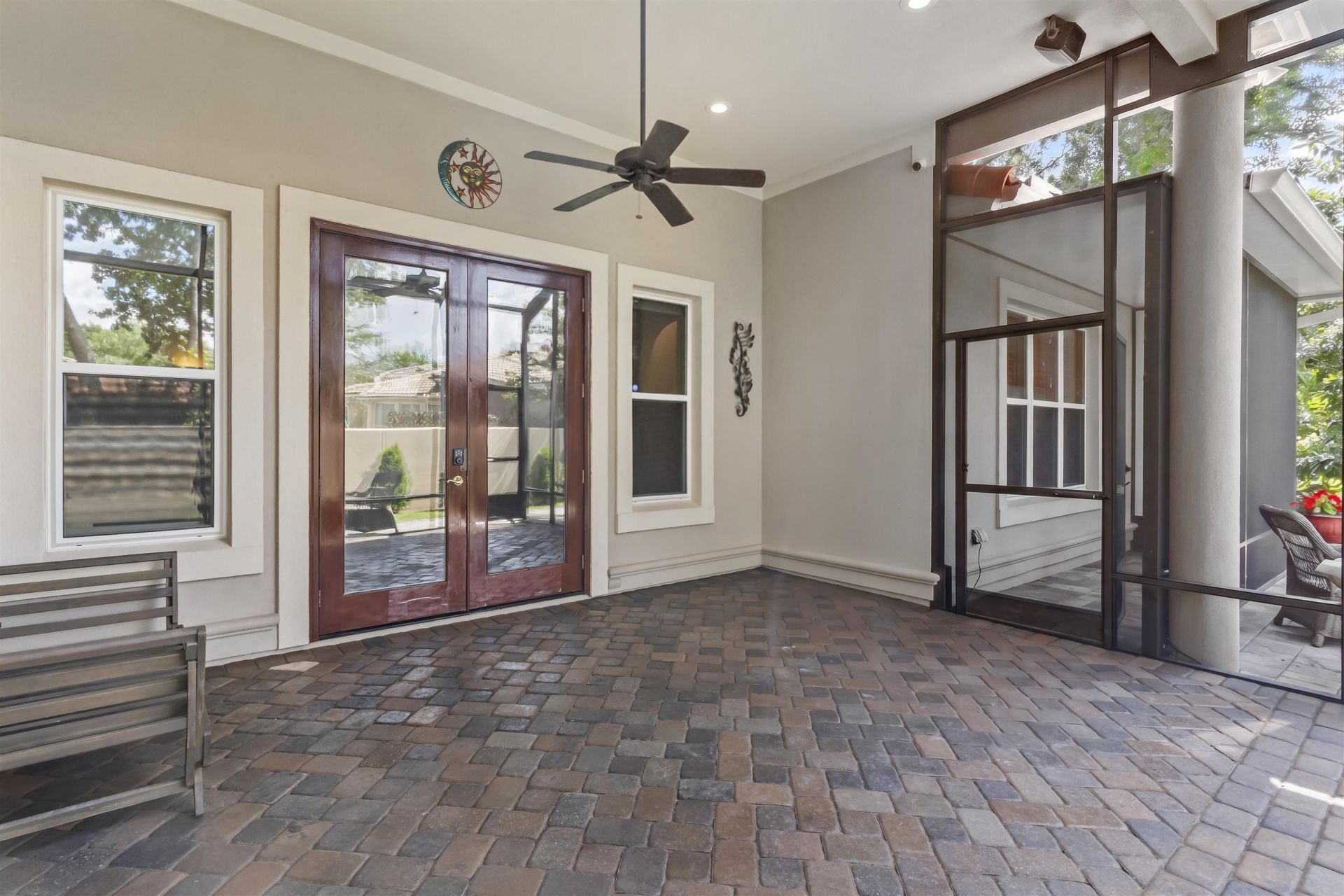 676 Esperia Ln. Photo 16