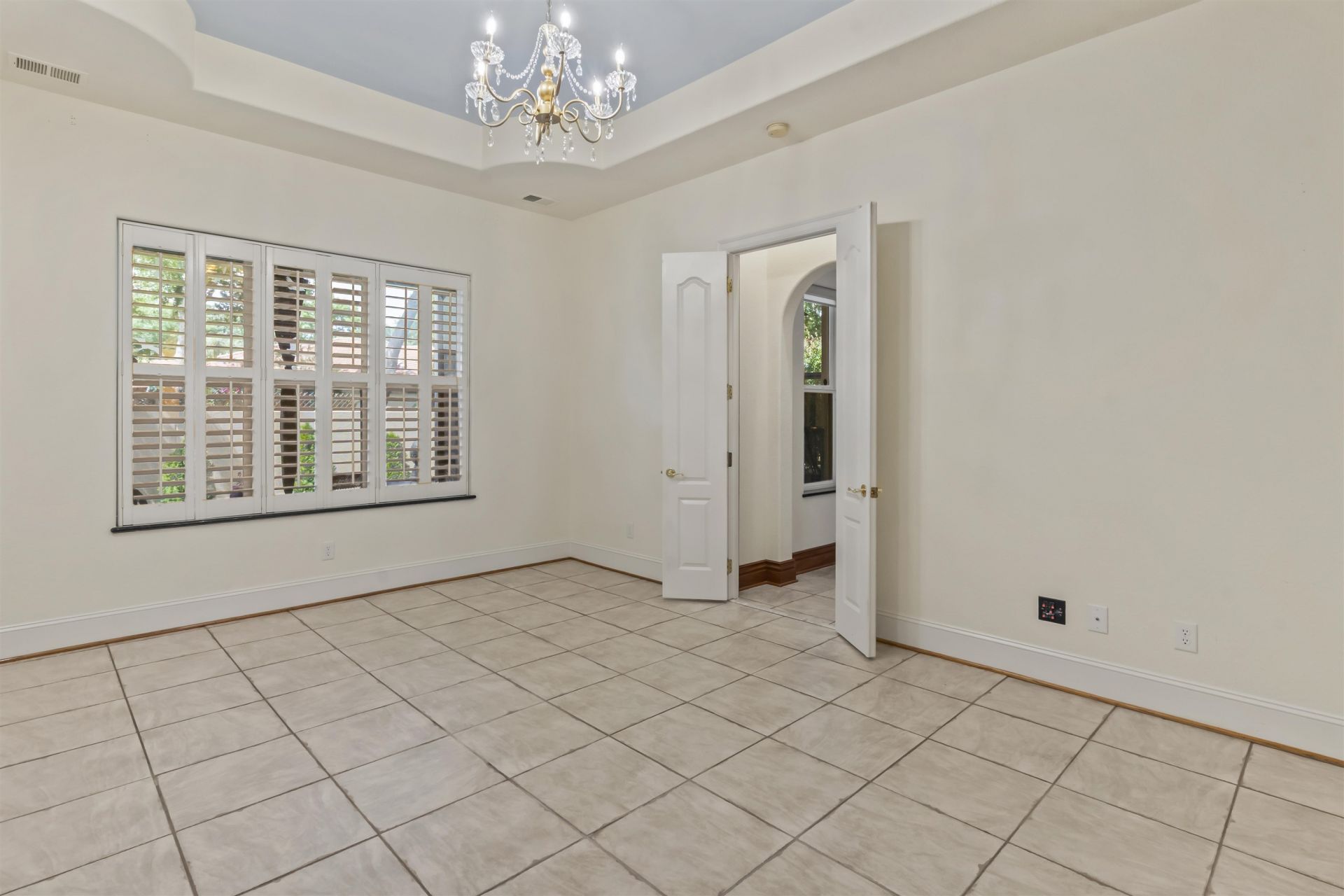 676 Esperia Ln. Photo 21