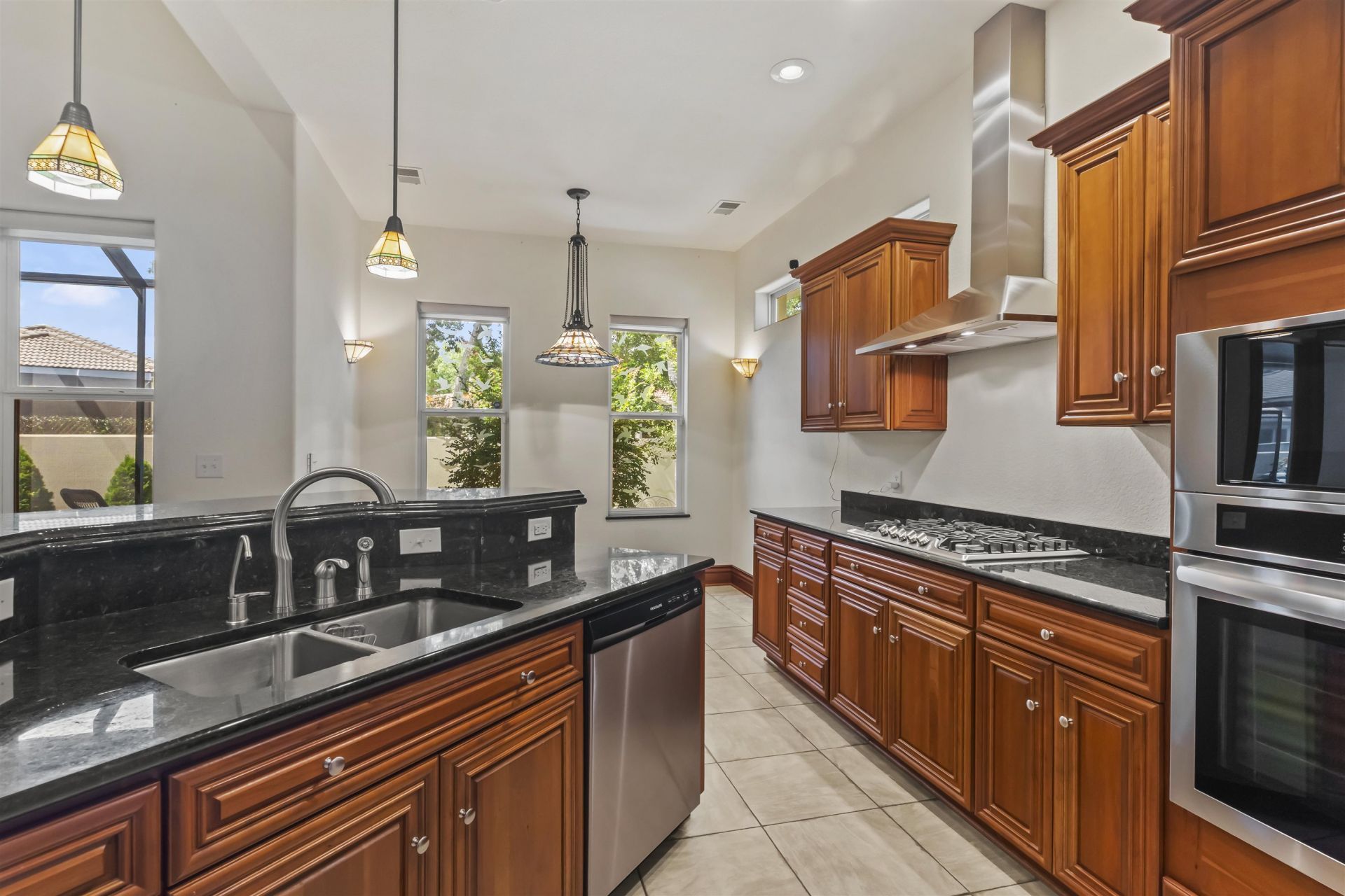 676 Esperia Ln. Photo 23