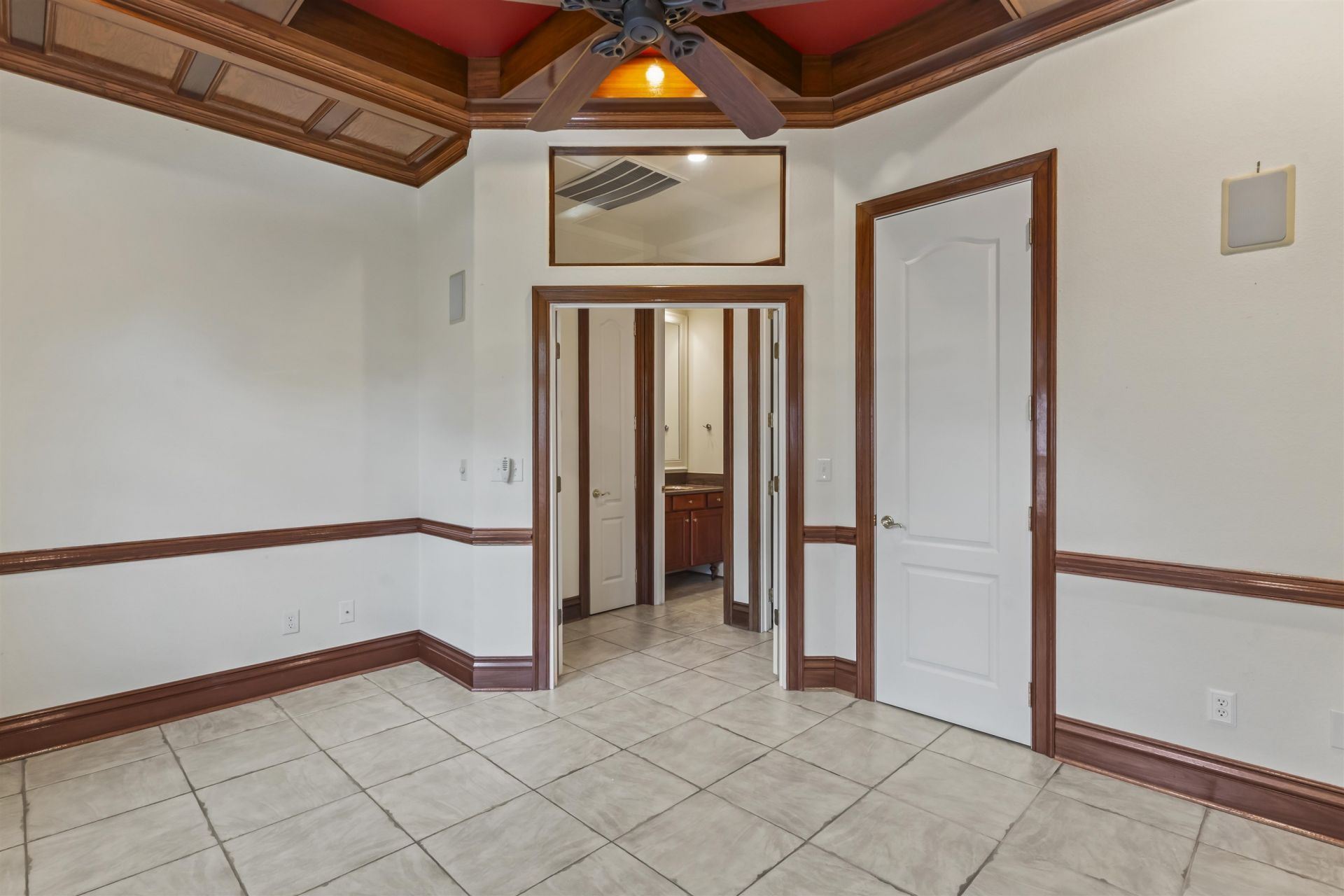 676 Esperia Ln. Photo 34