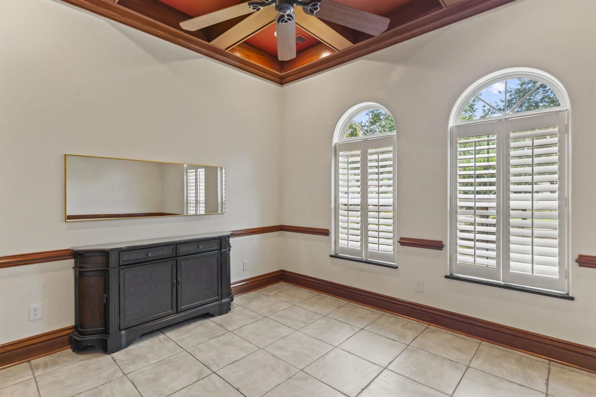 676 Esperia Ln. Photo 35