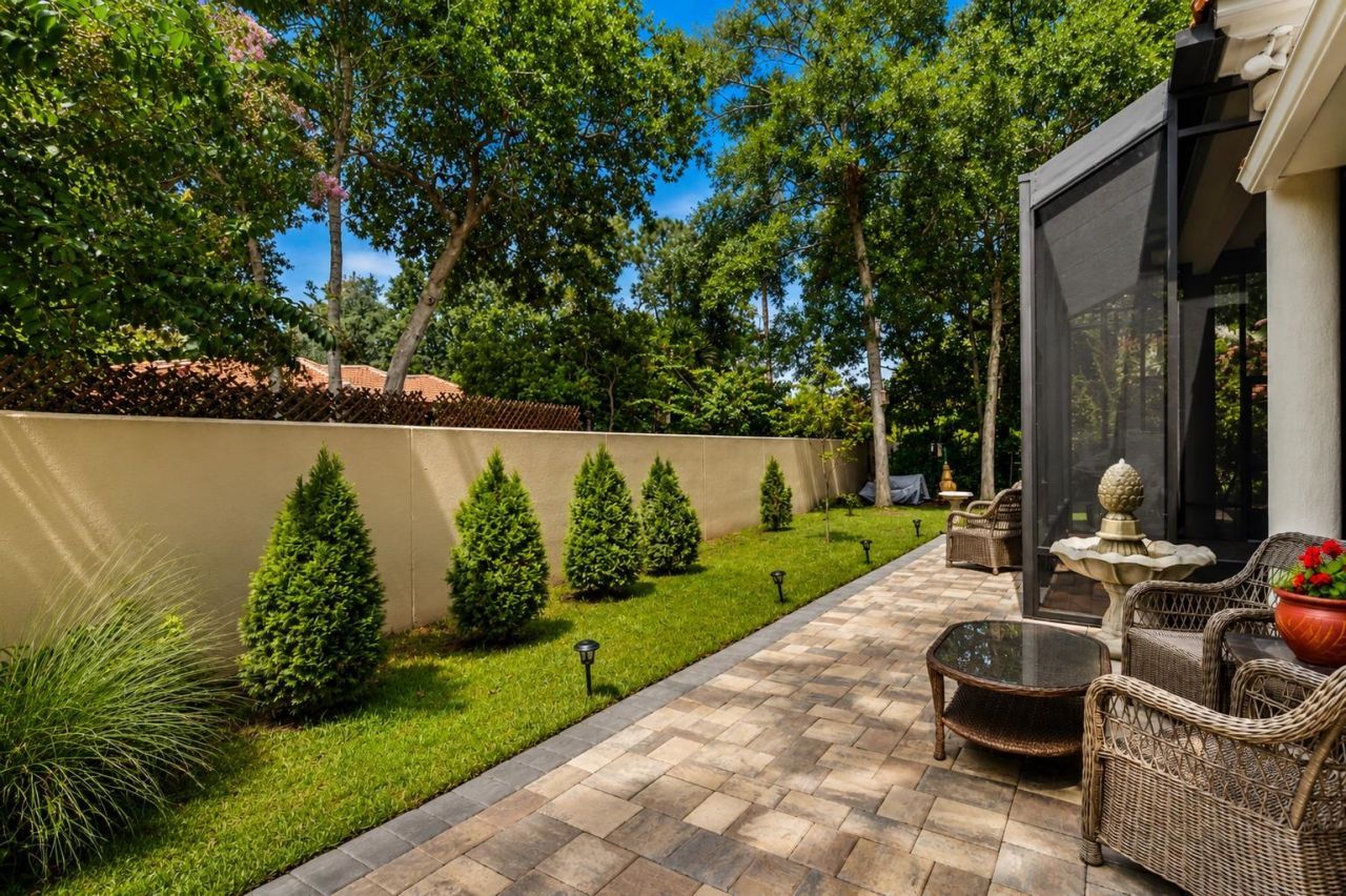 676 Esperia Ln. Photo 37