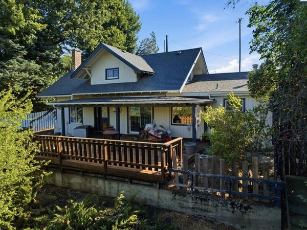 405 S Mill St, Colfax, WA 99111