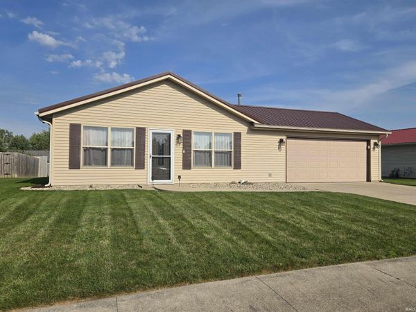 853 S Redstone Court, Columbia City, IN 46725