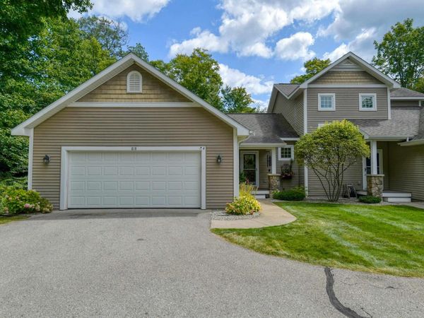 818 Bay Cliff Drive N, Unit 4, Suttons Bay, MI 49682