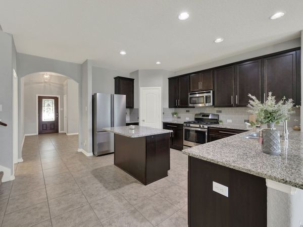 7910 Coolspring Dr, San Antonio, TX 78254