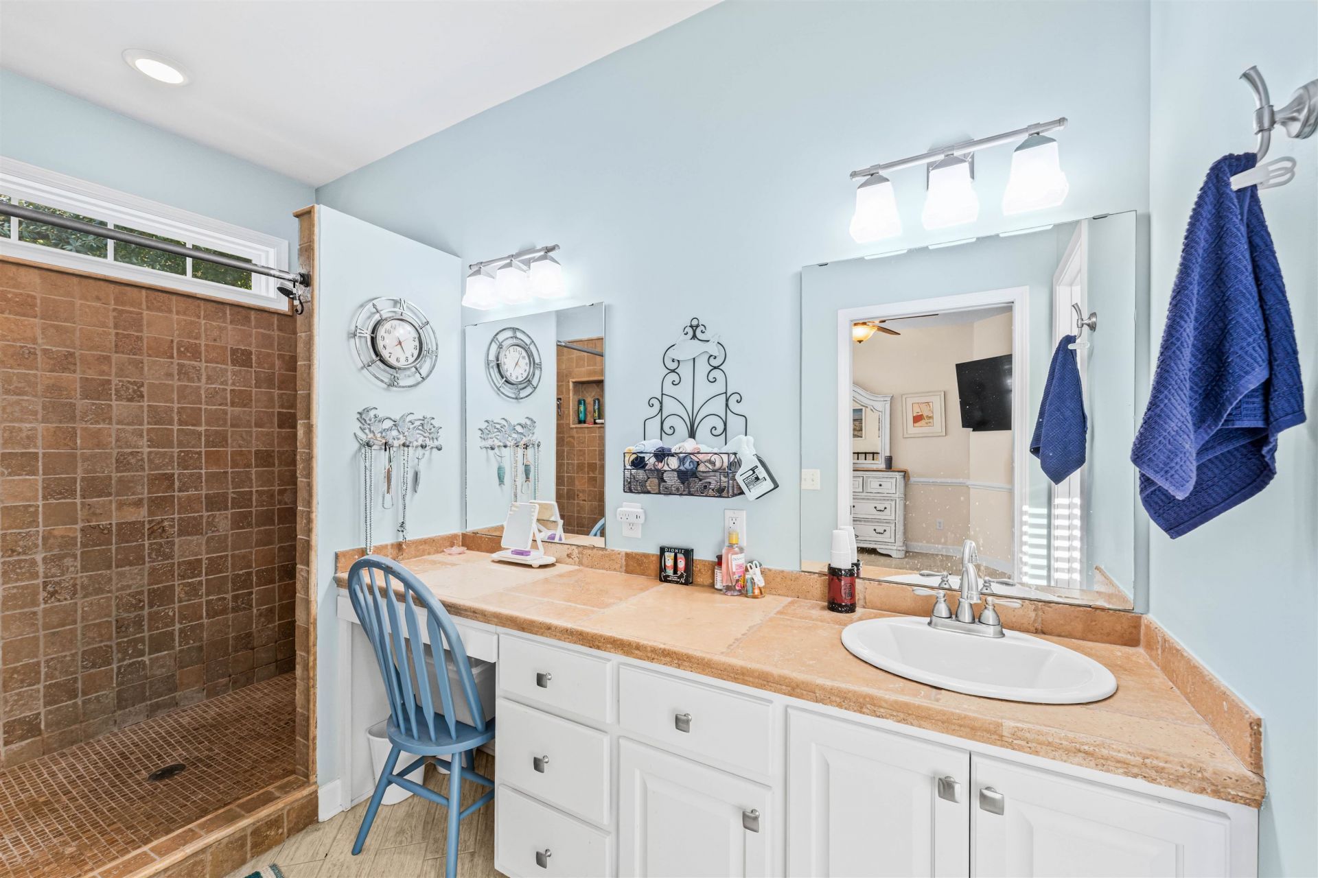 850 Cardinal Pl. Photo 26