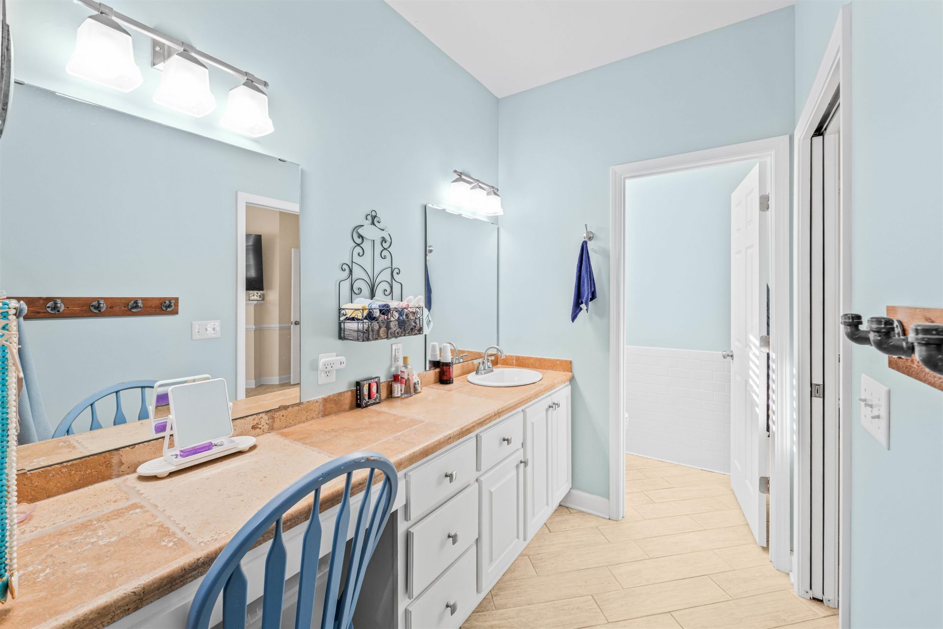 850 Cardinal Pl. Photo 28