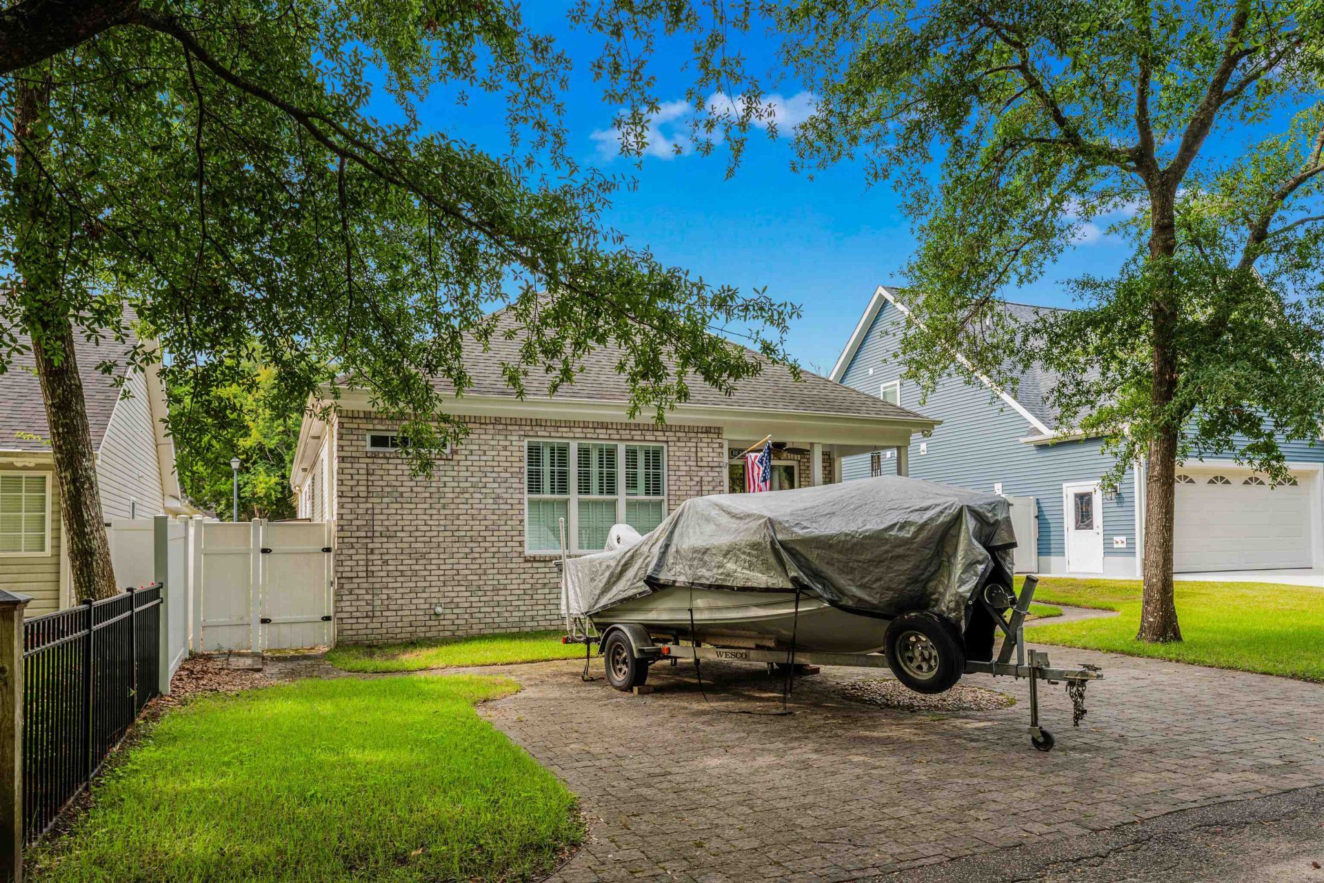 850 Cardinal Pl. Photo 29