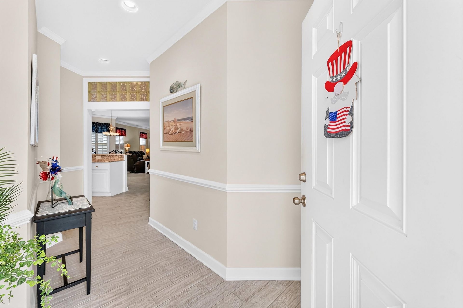 850 Cardinal Pl. Photo 4