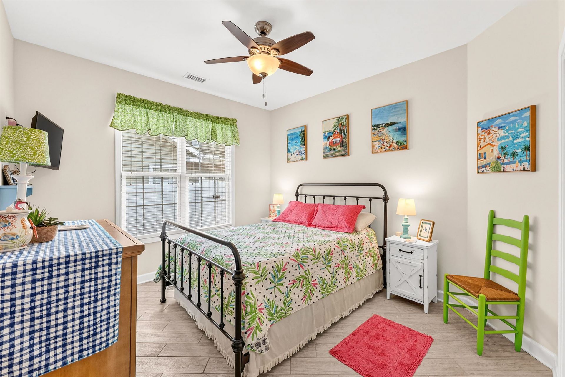 850 Cardinal Pl. Photo 9