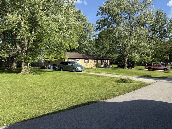 8191-8193 N Maple Drive, Mooresville, IN 46158