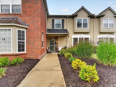 4285 S Hampton Ridge Boulevard E, Unit 141, Genoa Township, Mi 48843
