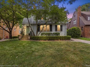 788 Rivard Boulevard, Grosse Pointe, Mi 48230