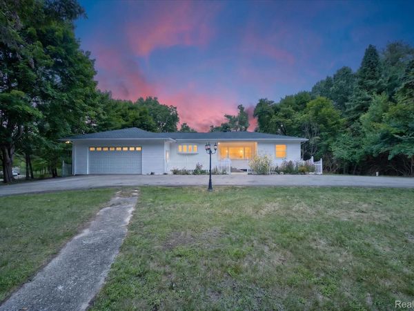 11403 White Lake Road , Tyrone Township, Mi 48430