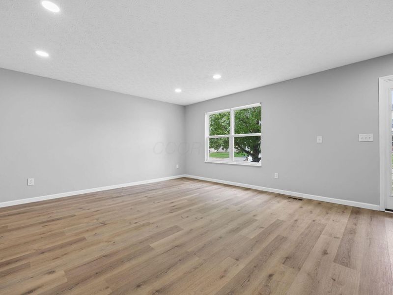 272 Isaac Tharp Street , Pataskala, OH 43062 Photo 6