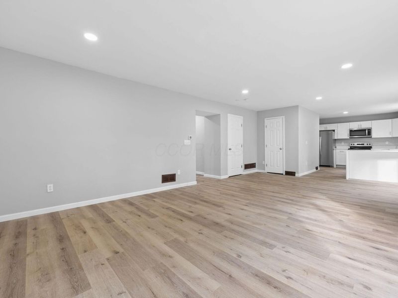 272 Isaac Tharp Street , Pataskala, OH 43062 Photo 8